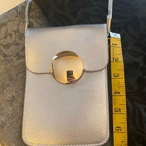 Accessories! Silver crossbody bag and two scarves - Picture 6 of 8